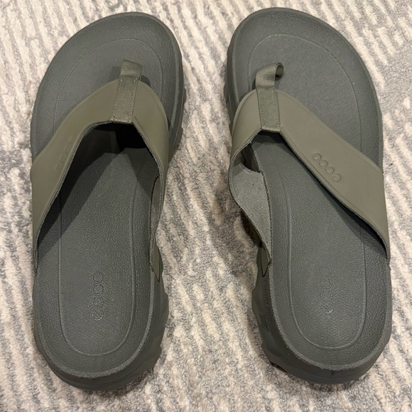 Men’s 11-11.5 Ecco Flip Flops - Picture 2 of 4